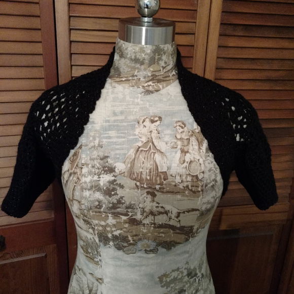 Black shrug - Picture 2 of 4